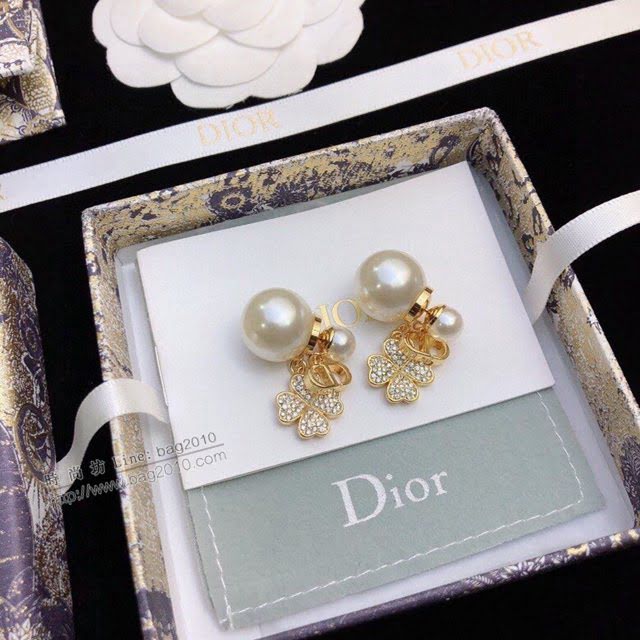 Dior飾品 迪奧經典熱銷款字母珍珠耳釘耳環  zgd1233